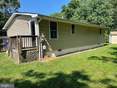 12426 Channelview Dr, Newburg, MD 20664 - photo 3