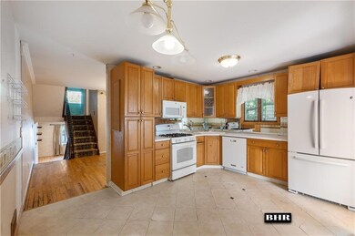 289 Abingdon Ave, Staten Island, NY 10308 - photo 4