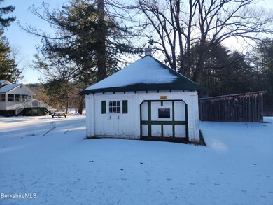 Detached Garage