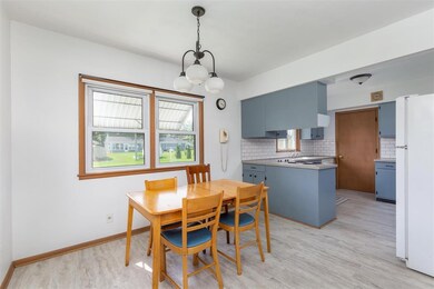 2702 N Fillmore St, Davenport, IA 52804 - photo 4