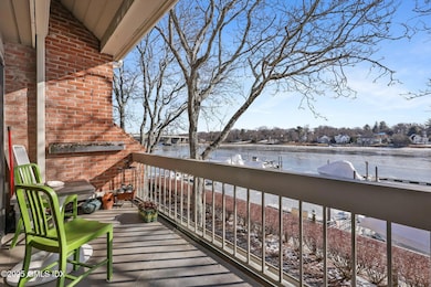 17-web-or-mls-15-river-rd-unit-220