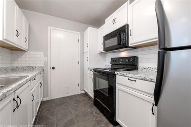 Kitchen is nice and bright!