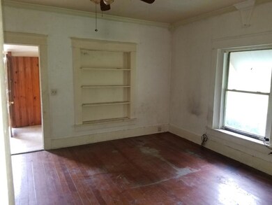 Hound Dawg rd pic living rm
