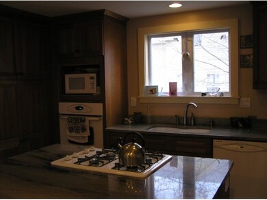 54 Mulberry St, Claremont, NH 03743 - photo 4