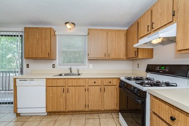 126 Willard St unit J, Lowell, MA 01850 - photo 5