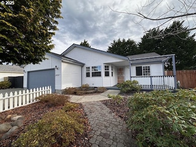 3932 Spruce St, Florence, OR 97439 - photo 2