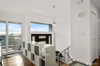 304 S 213th St, Des Moines, WA 98198 - photo 4