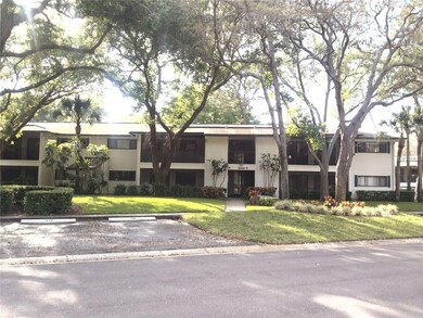 3259 Fox Chase Cir N unit 208, Palm Harbor, FL 34683 - photo 3