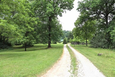 10653 E Wright Rd, Bloomfield, IN 47424 - photo 5