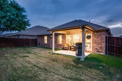 Wonderful covered patio, GREAT for grilling!