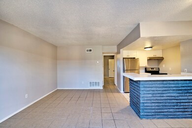 935 Byrne St unit 10, Houston, TX 77009 - photo 2