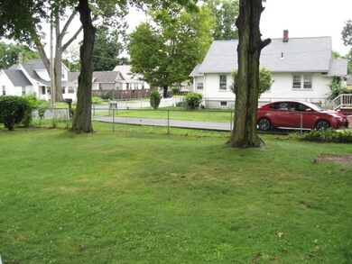 12 Middle St, Springfield, MA 01104 - photo 4