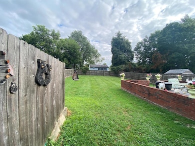 3373 Kathy Ln, Cincinnati, OH 45238 - photo 5