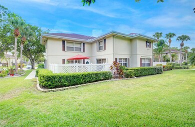 19 Amherst Ct unit A, Royal Palm Beach, FL 33411 - photo 2