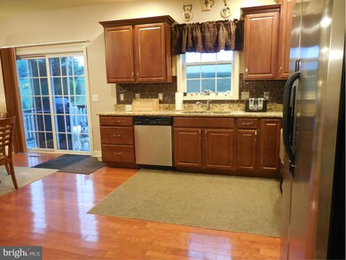 9042 Lindale Ave, Greencastle, PA 17225 - photo 3
