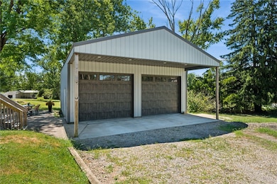 135 Pear Orchard Rd, Coraopolis, PA 15108 - photo 2