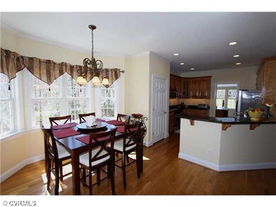 Kitchen - Eat in are with bay window
