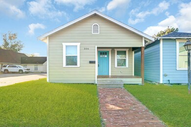 306 E 33rd St, Houston, TX 77018 - photo 2