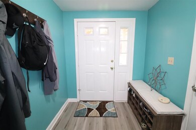 22 Walnut Cir, MerriMacK, NH 03054 - photo 2