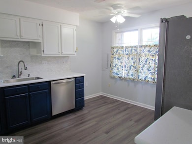 13240 Clipper Cir, Solomons, MD 20688 - photo 2