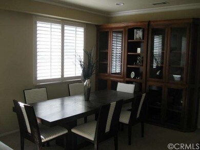 Dinging roon with built-in hutch