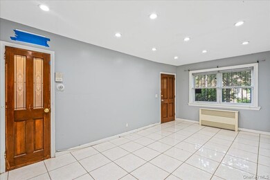 108-34 63rd Dr, Flushing, NY 11375 - photo 4