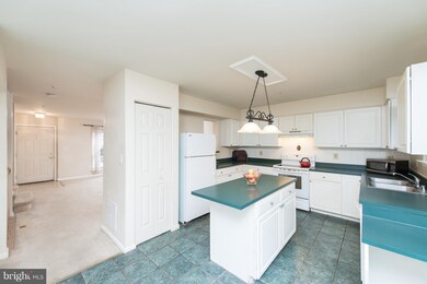 9813 Sherwood Farm Rd, Owings Mills, MD 21117 - photo 5