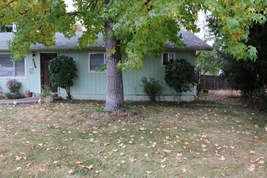 2322 Cullison Ln, Grants Pass, OR 97527 - photo 2