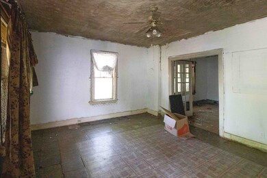 1124 W Lincoln Ave, Albany, GA 31707 - photo 2