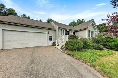 33 Dawn Ct, Wakefield, RI 02879 - photo 2