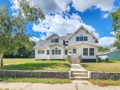 703 Des Moines St, Emmetsburg, IA 50536 - photo 2