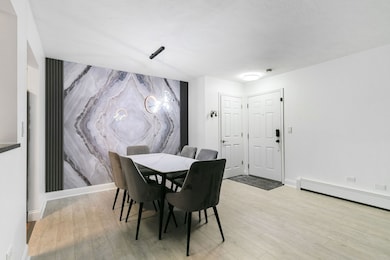 565 Maple Ave unit 8, Lisle, IL 60532 - photo 4