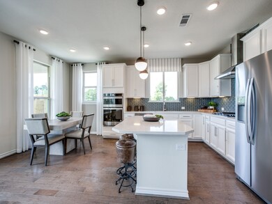 5133 Aedan Oak St, Houston, TX 77018 - photo 2