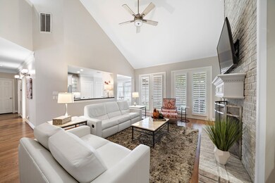 8418 N Hilshire Park Dr, Houston, TX 77055 - photo 5