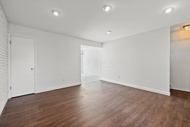 629 Dlyn St, Columbus, OH 43228 - photo 6