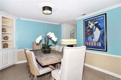 Formal dining with wet bar!