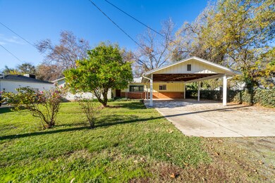 2722 Russell St-5