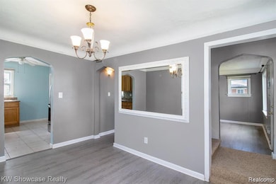 25861 Powers Ave, Dearborn Heights, MI 48125 - photo 6