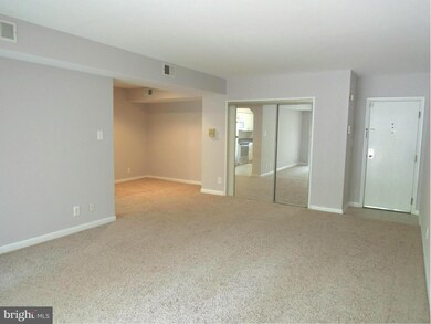 2704 Dartmouth Rd unit 5, Alexandria, VA 22314 - photo 2