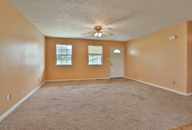1033 Pinewood Ct, Lawrenceburg, KY 40342 - photo 5