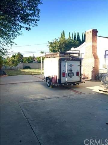 Spacious Driveway