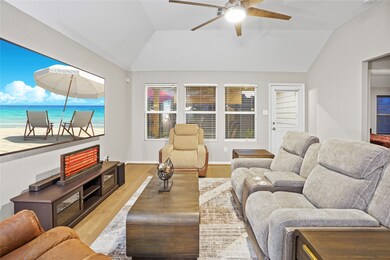 7811 Koloa River Ct, Houston, TX 77040 - photo 4