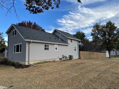 1114 7th Ave N, Humboldt, IA 50548 - photo 2