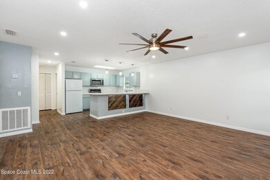 135 McNeela Dr unit 135, Titusville, FL 32796 - photo 2
