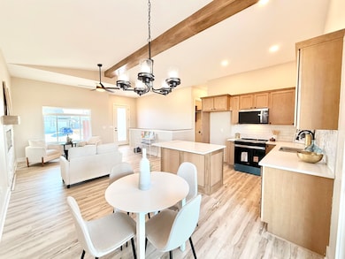 2207 S Chateau Ct, Wichita, KS 67207 - photo 5