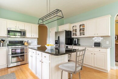 10840 Poplar Bluff Ct, Portage, MI 49024 - photo 6