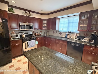 41 Mcdivitt Ave unit A, Staten Island, NY 10314 - photo 6