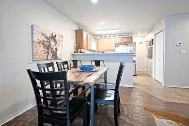 730 E Mather St unit J-301, New Braunfels, TX 78130 - photo 6