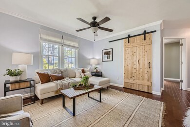 110 Tulip Dr, Gaithersburg, MD 20877 - photo 5