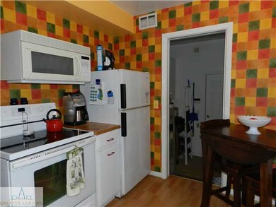 550 S Dexter Dr, Lansing, MI 48910 - photo 2